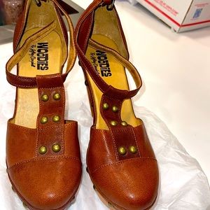 Woodies by Jeffrey Campbell